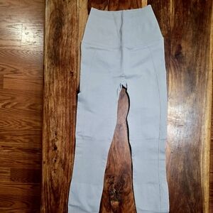 Fitatti Light Gray High-Waisted Leggings